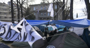 Радио Свободна Европа: Сърби от Косово отиват в Белград, „за да защитават президента“