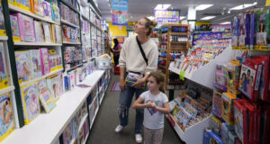 Спадът на швейцарските производствени и вносни цени се забавя през февруари