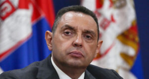 Сръбският вицепремиер Вулин пак е в Москва и отново обвини Запада, че се опитва да организира „цветна революция“