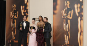 Трагикомедията "Анора" спечели награда "Оскар" за най-добър филм