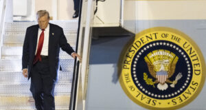 Тръмп подписа законопроект за финансиране на правителството за 6 месеца, избягвайки спирането на работата му