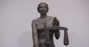 Франция разби мрежа за трафик на хора, вкарала 1700 мигранти в Европа