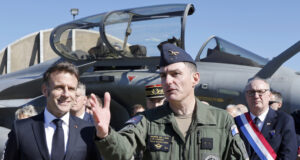 Френската армия ще увеличи и ускори поръчките за изтребители „Рафал“, заяви Макрон