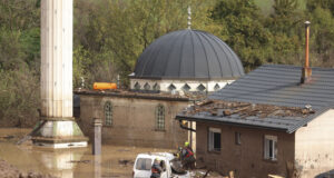 Хърватия и Босна и Херцеговина се борят с последиците от наводнения