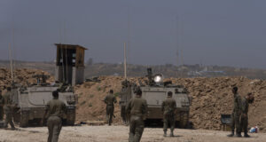 Четирима души бяха убити при израелски удар в ивицата Газа, съобщи палестинското здравно министерство