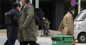 Японският онлайн търговец "Ракутен" разширява доставките с роботи