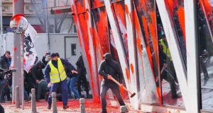 „Стършел“ гостува на ДЕБАТИ: „Хей, другарю, ти какво решил си с чука ?”