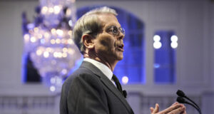 Администрацията на Тръмп изготви обща схема за преговорите за митата, съобщи "Уолстрийт Джърнал"