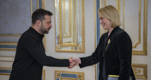 Американската посланичка в Украйна обмисля да напусне поста си, предаде Ройтерс