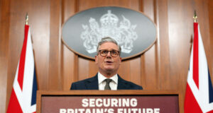 Британският премиер Стармър отдаде почит на преследваните християни във великденско послание