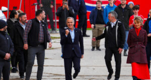 В навечерието на парламентарните избори в Канада либералите имат малка преднина пред консерваторите