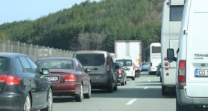 Превръщането на пустеещи офис сгради и магазини в жилища в Нидерландия се забавя