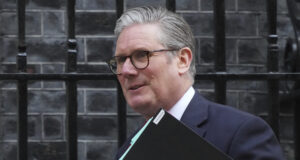 Великобритания планира да закрие стотици правителствени служби