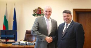 Възможностите за задълбочаване на сътрудничество между България и Великобритания обсъдиха вицепремиерът Атанас Зафиров и посланик Натаниъл Копси