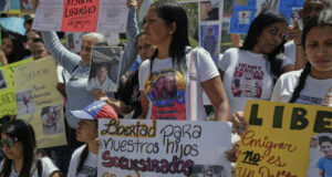 Върховният съд на САЩ преустанови с временна заповед депортирането на хиляди венецуелци