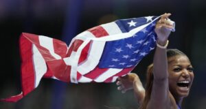 Габи Томас и Сидни Маклафлин-Леврон спечелиха дисциплините си в първия от четири кръга на Големия шлем в леката атлетика