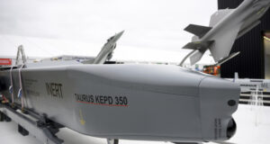 Германският министър на отбраната е скептичен по въпроса за доставките на ракети „Таурус“ за Украйна, пише „Тагесшпигел“