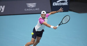 Григор Димитров се справи с чилиец в три сета и продължава към четвъртфиналите на турнира по тенис в Монте Карло