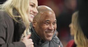 Джон Барнс: "Аз съм старомоден и не вярвам, че Ливърпул се нуждае от нови попълнения"