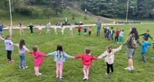 Дружество „Ученически отдих и спорт“ към МОН организира двудневни и тридневни екскурзии със спортни и обучителни дейности