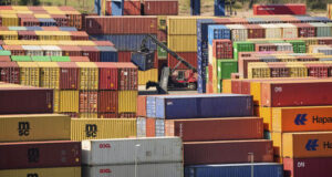 Търговия, мита