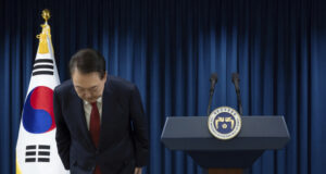 Започна процесът срещу отстранения президент на Южна Корея Юн Сук-йол по обвинение в държавна измяна