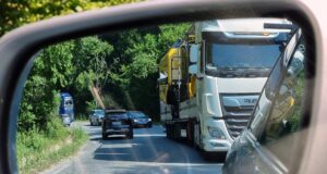 Заради студеното време и преваляванията е отложено пускането на тежкотоварни камиони през прохода Петрохан, каза директорът на ОПУ