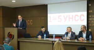 Защо е важно младите да знаят трудовите и осигурителни права, обясниха социалният министър и експерти пред студенти от УНСС