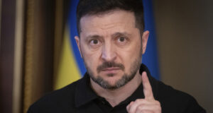 Зеленски нарече обявеното от Русия великденско примирие "нов опит на Путин да си играе с човешките животи"