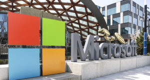 Изкуственият интелект може да помогне за преодоляване на дефицита между нуждите на бизнеса и човешките ограничения, според "Майкрософт"