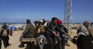 Израел заяви, че е обкръжил град Рафах и ще разшири офанзивата си в по-голямата част на ивицата Газа