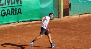 Илиян Радулов се класира за втория кръг на турнир по тенис във Франция