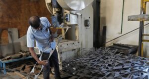 Индия наложи временно мито от 12 % върху вноса на някои видове стомана