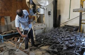 Индия наложи временно мито от 12 % върху вноса на някои видове стомана