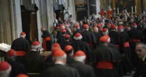 Кардиналите от Католическата църква ще се срещнат днес, за да обсъдят избора на нов папа