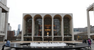 Мецосопраното Анита Рачвелишвили съди Метрополитън опера за дискриминация