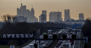 Минимално нарастване на икономиката на Германия през тази година прогнозират водещи институти