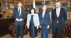 Министърът на финансите Теменужка Петкова обсъди с посланика на Германия у нас ефектите върху икономиката след митата, наложени от САЩ