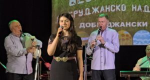 Над четири часа продължи тридесетото юбилейно издание на Великденското добруджанско надсвирване в Генерал Тошево