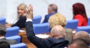 Народното събрание прие на първо четене три законопроекта за доброволчеството