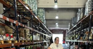 Новите супермаркети в Куба, приемащи плащания само в американски долари, носят риск от увеличаване на неравенството в страната