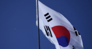 ОБНОВЕНА
                                                                                                В Южна Корея бе постигнато принципно съгласие за президентски избори на 3 юни след отстраняването от длъжност на Юн Сук-йол