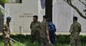 ОБНОВЕНА
                                                                                                Индия понижи дипломатическите си отношения с Пакистан след терористичното нападение в Кашмир