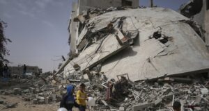 ОБНОВЕНА
                                                                                                Най-малко 44 палестинци са били убити в Газа днес според Гражданска защита; десетина ракети са били изстреляни от ивицата срещу Израел