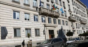 Обзор
                                                                                                От „Спаси София“ оттеглиха доверието си от кмета Васил Терзиев; той обяви, че уважава правото на всяка политическа сила да следва пътя, който смята за правилен