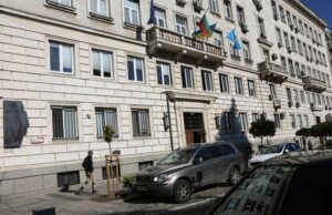 Обзор
                                                                                                От „Спаси София“ оттеглиха доверието си от кмета Васил Терзиев; той обяви, че уважава правото на всяка политическа сила да следва пътя, който смята за правилен