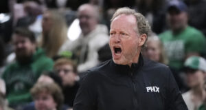 Отборът от НБА Финикс се разделя с треньора си Майк Буденхолцер