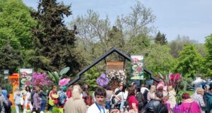 Откриха юбилейното издание на изложението на цветя "Флора" в Бургас