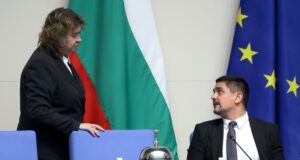 Радостин Василев окупира стола на Наталия Киселова