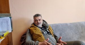 Пиесата „12 разгневени мъже“ е изключително ценна за всеки театър, който я има в репертоара си, каза режисьорът Петринел Гочев